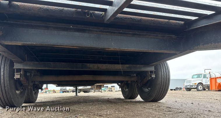 image for item NA9959 2016 Lamar equipment trailer