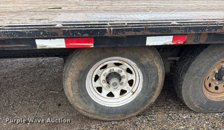 image for item NA9959 2016 Lamar equipment trailer