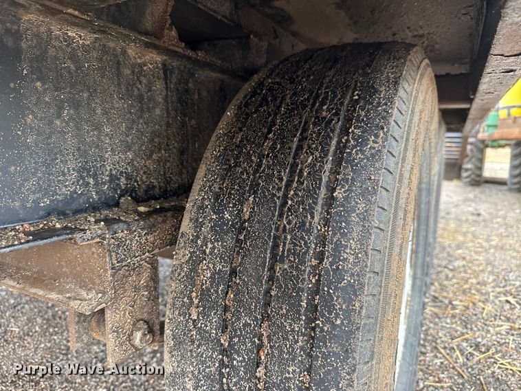 image for item NA9959 2016 Lamar equipment trailer