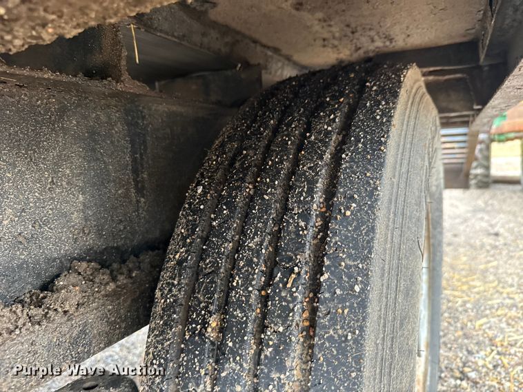 image for item NA9959 2016 Lamar equipment trailer