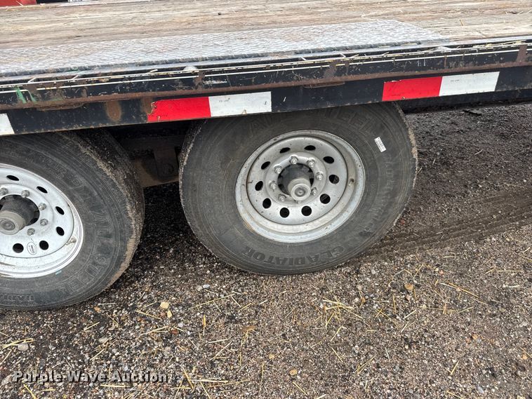 image for item NA9959 2016 Lamar equipment trailer