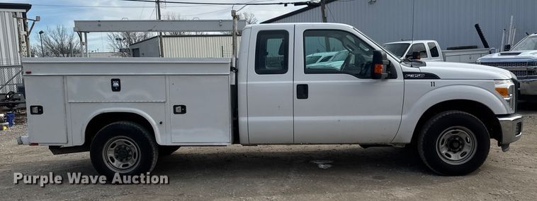 image for item NB9010 2015 Ford F350 Super Duty SuperCab utility bed pickup truck