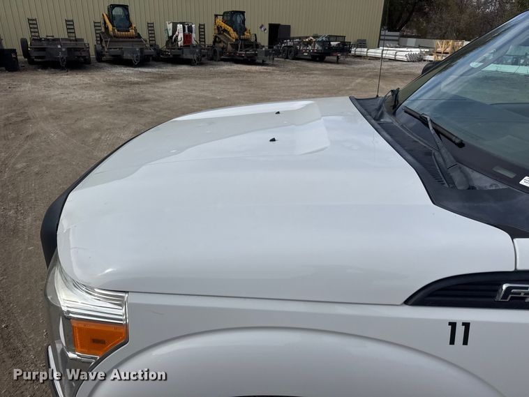 image for item NB9010 2015 Ford F350 Super Duty SuperCab utility bed pickup truck