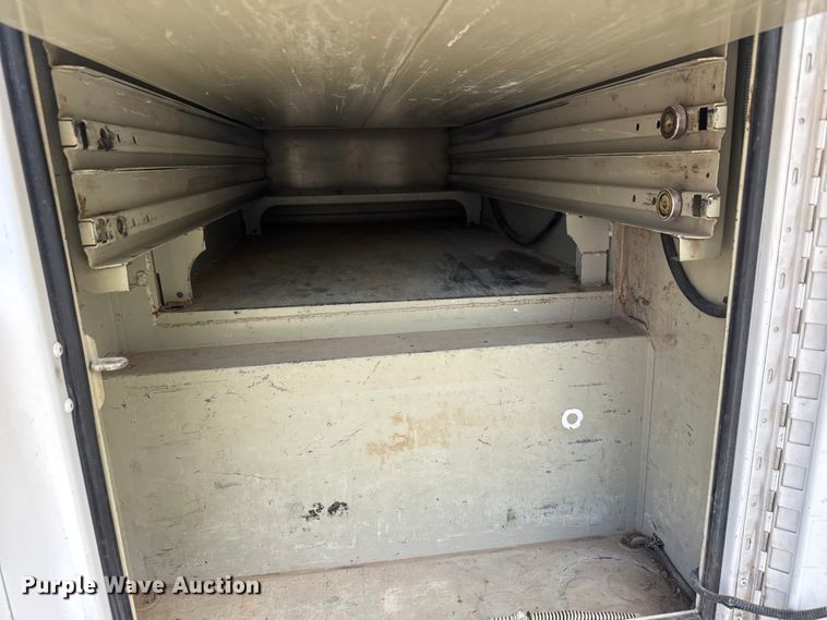 image for item NB9010 2015 Ford F350 Super Duty SuperCab utility bed pickup truck