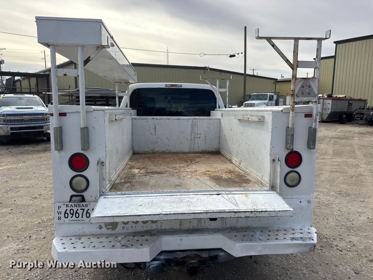 image for item NB9010 2015 Ford F350 Super Duty SuperCab utility bed pickup truck