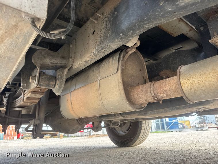 image for item NB9010 2015 Ford F350 Super Duty SuperCab utility bed pickup truck