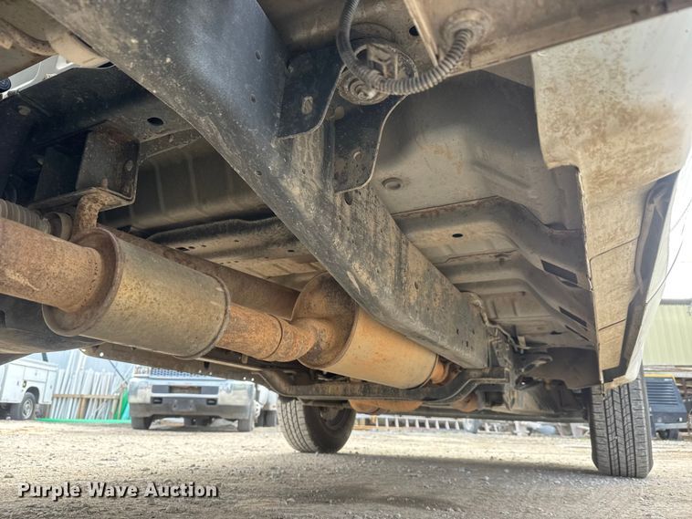 image for item NB9010 2015 Ford F350 Super Duty SuperCab utility bed pickup truck