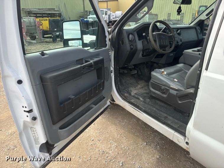 image for item NB9010 2015 Ford F350 Super Duty SuperCab utility bed pickup truck
