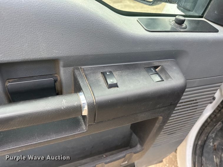 image for item NB9010 2015 Ford F350 Super Duty SuperCab utility bed pickup truck