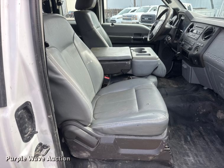 image for item NB9010 2015 Ford F350 Super Duty SuperCab utility bed pickup truck