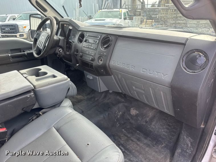 image for item NB9010 2015 Ford F350 Super Duty SuperCab utility bed pickup truck