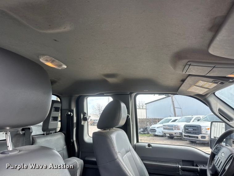 image for item NB9010 2015 Ford F350 Super Duty SuperCab utility bed pickup truck