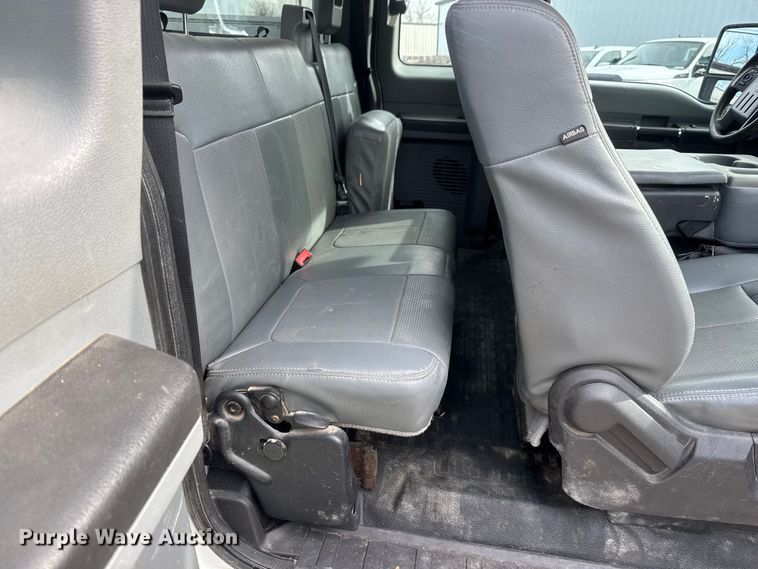 image for item NB9010 2015 Ford F350 Super Duty SuperCab utility bed pickup truck