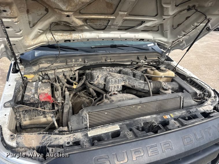 image for item NB9010 2015 Ford F350 Super Duty SuperCab utility bed pickup truck