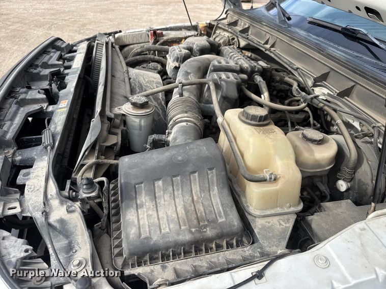 image for item NB9010 2015 Ford F350 Super Duty SuperCab utility bed pickup truck