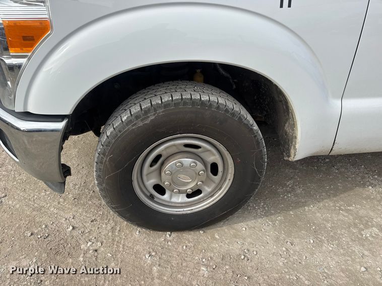 image for item NB9010 2015 Ford F350 Super Duty SuperCab utility bed pickup truck