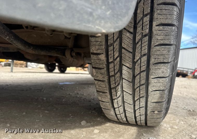 image for item NB9010 2015 Ford F350 Super Duty SuperCab utility bed pickup truck