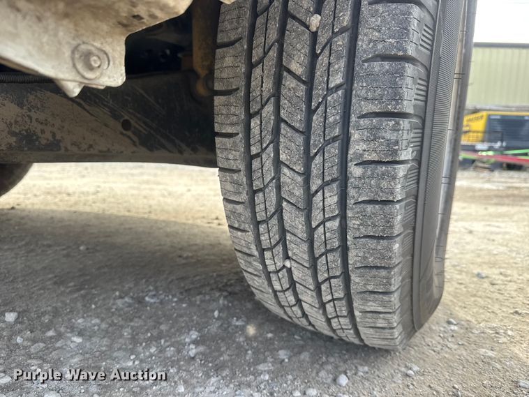 image for item NB9010 2015 Ford F350 Super Duty SuperCab utility bed pickup truck