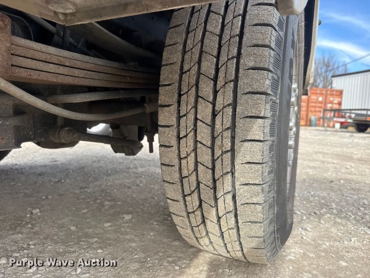 image for item NB9010 2015 Ford F350 Super Duty SuperCab utility bed pickup truck