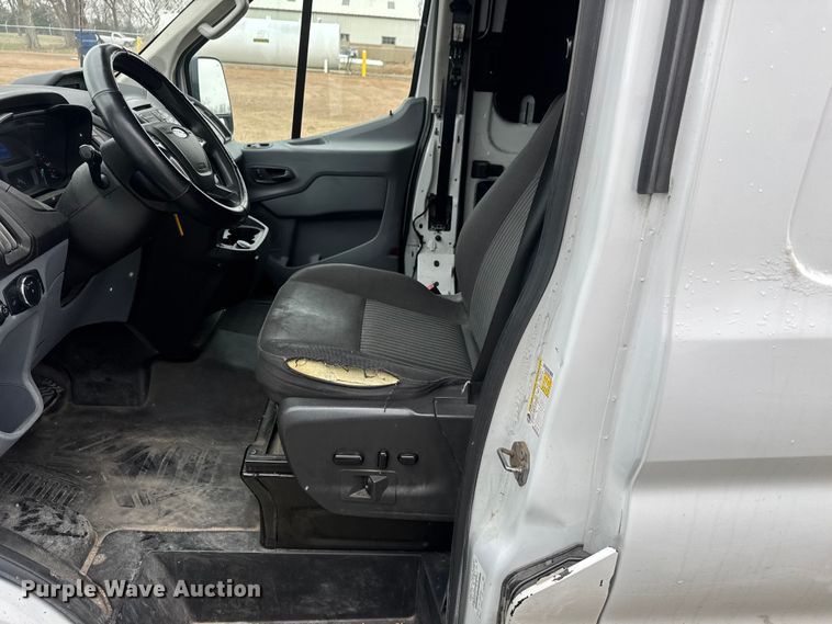 image for item NB9017 2019 Ford Transit 350 van