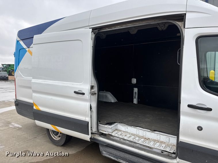 image for item NB9017 2019 Ford Transit 350 van