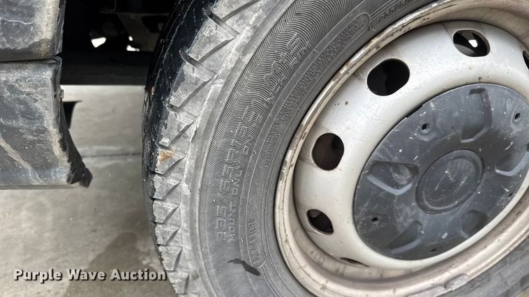 image for item NB9017 2019 Ford Transit 350 van