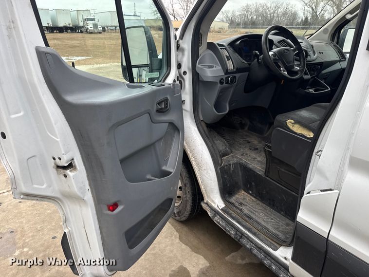 image for item NB9018 2019 Ford Transit 350 van