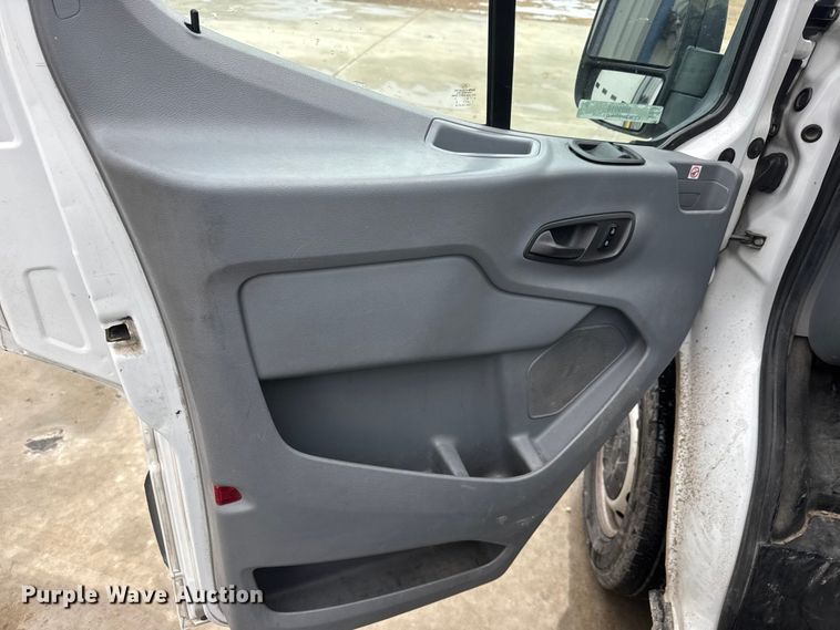 image for item NB9018 2019 Ford Transit 350 van