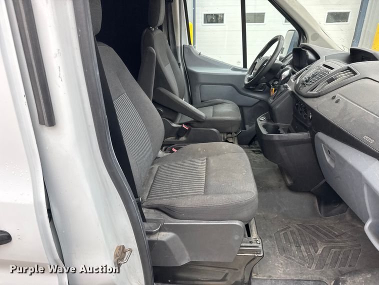 image for item NB9018 2019 Ford Transit 350 van