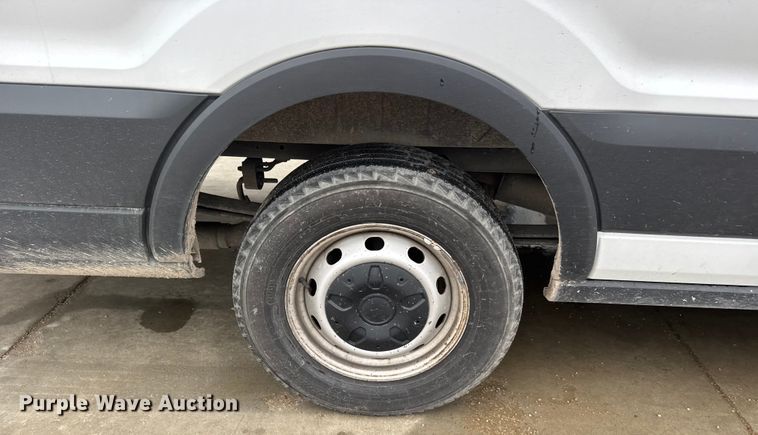 image for item NB9018 2019 Ford Transit 350 van