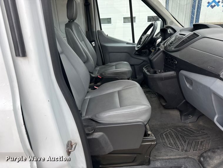 image for item NB9019 2015 Ford Transit 350 van
