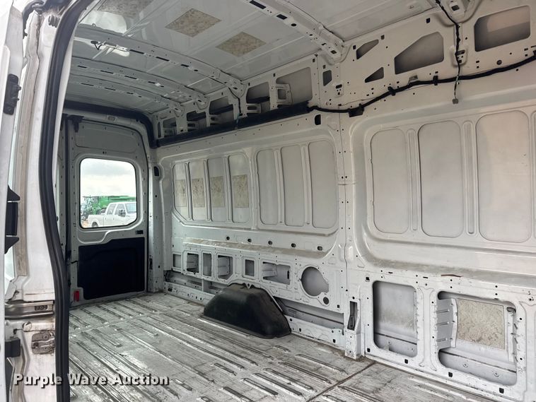 image for item NB9019 2015 Ford Transit 350 van