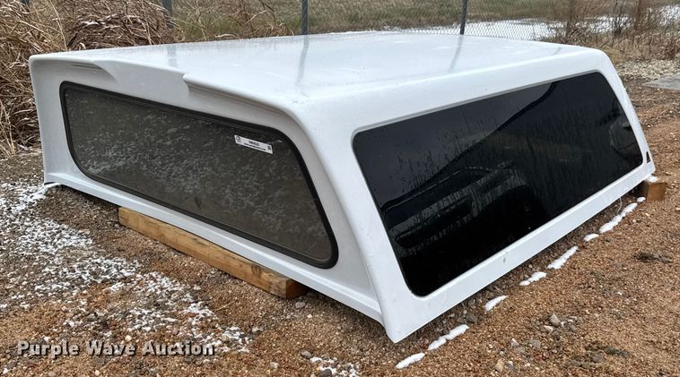 image for item NB9020 Leer pickup truck bed topper