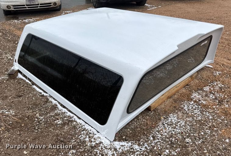 image for item NB9020 Leer pickup truck bed topper