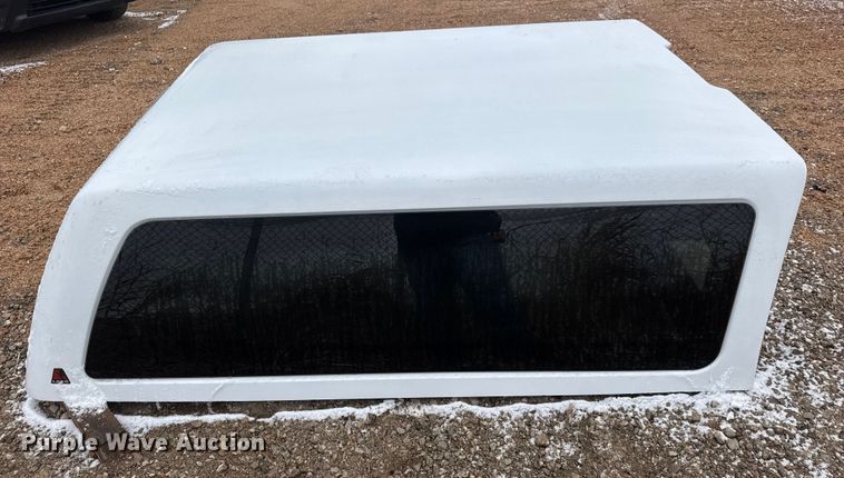 image for item NB9020 Leer pickup truck bed topper