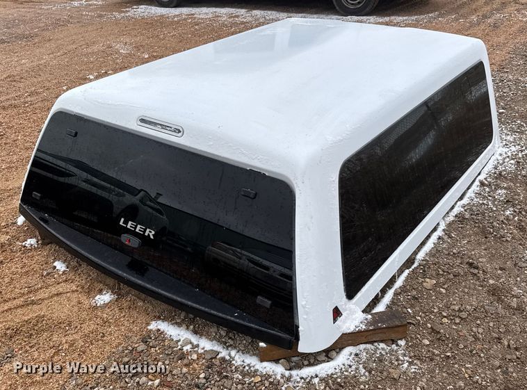image for item NB9020 Leer pickup truck bed topper