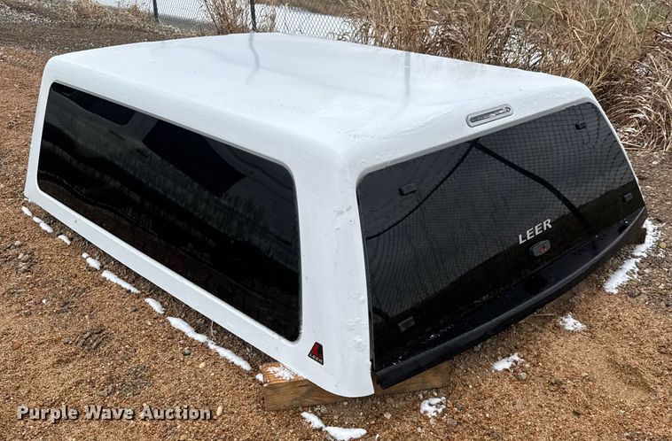 image for item NB9020 Leer pickup truck bed topper