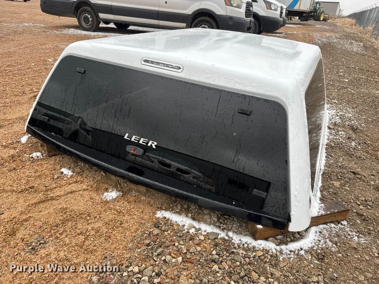 image for item NB9020 Leer pickup truck bed topper