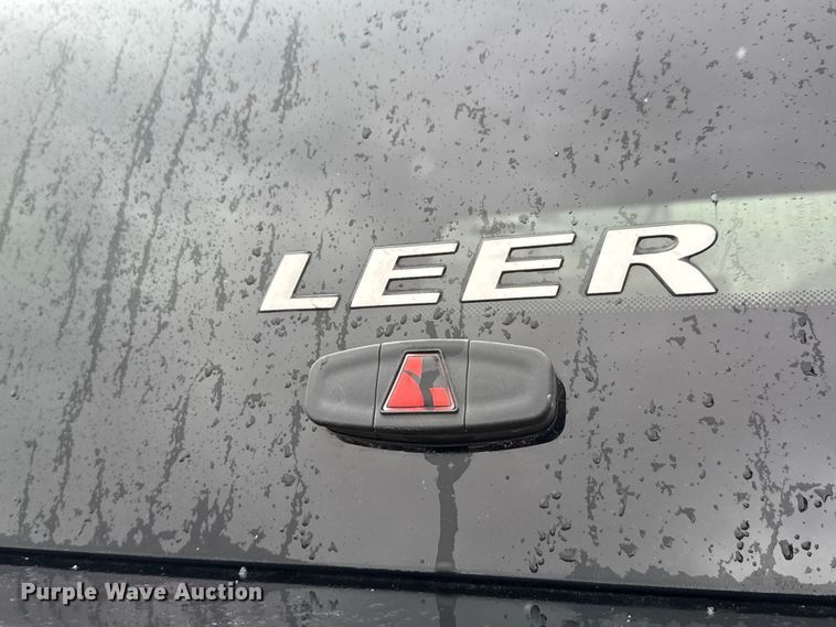 image for item NB9020 Leer pickup truck bed topper