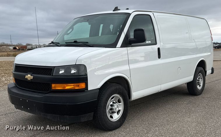 image for item NB9024 2019 Chevrolet Express 2500 van