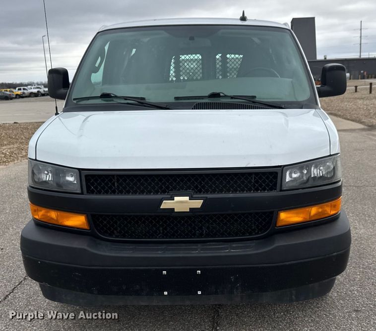 image for item NB9024 2019 Chevrolet Express 2500 van