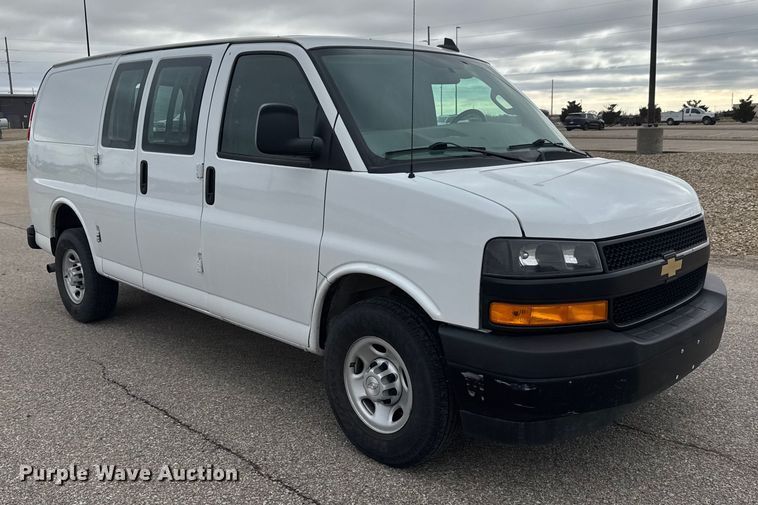 image for item NB9024 2019 Chevrolet Express 2500 van