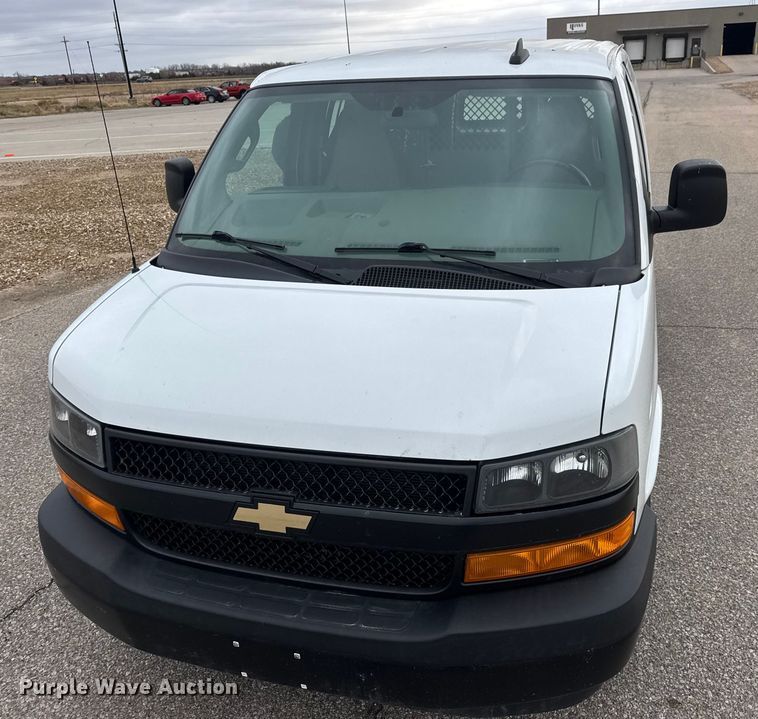image for item NB9024 2019 Chevrolet Express 2500 van