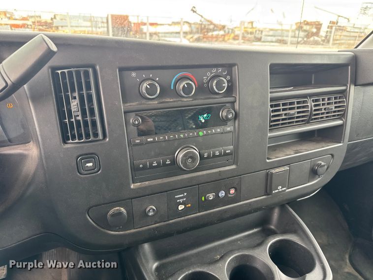 image for item NB9024 2019 Chevrolet Express 2500 van