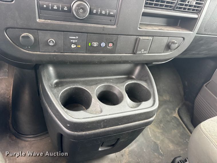 image for item NB9024 2019 Chevrolet Express 2500 van