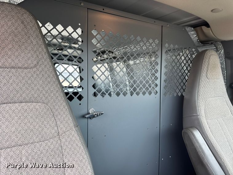 image for item NB9024 2019 Chevrolet Express 2500 van