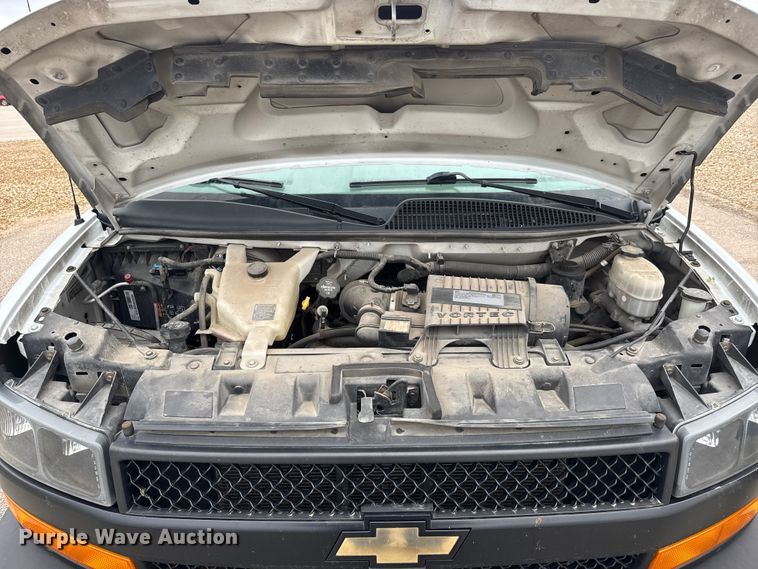 image for item NB9024 2019 Chevrolet Express 2500 van