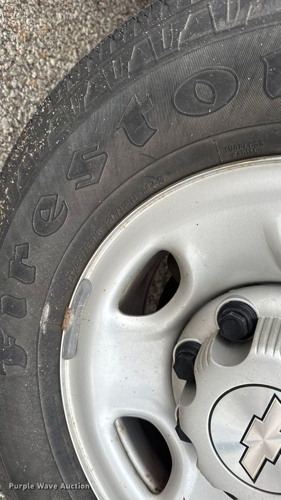 image for item NB9024 2019 Chevrolet Express 2500 van