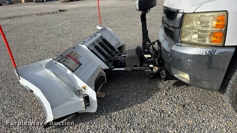 image for item NB9028 2010 Chevrolet Silverado 2500 Ext. Cab dump flatbed truck