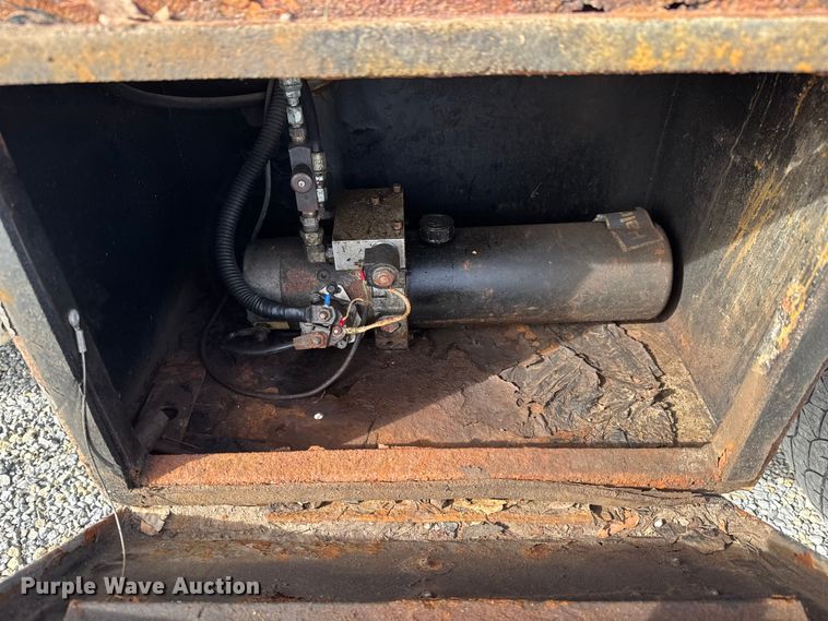 image for item NB9028 2010 Chevrolet Silverado 2500 Ext. Cab dump flatbed truck